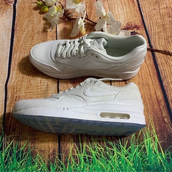 NIKE AIR MAX 1 PRM WOMEN'S RUNNING SHOES SIZE - Picture 7 of 13